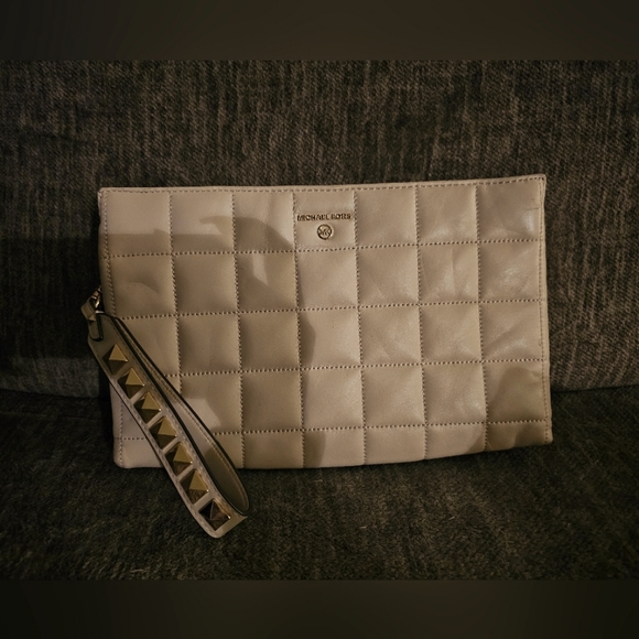 Michael Kors clutch - Picture 1 of 3